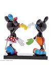 Mickey & Minnie egér karjaikkal szívet formálnak