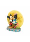 Magic and Moonlight (Mickey and Minnie a Teliholddal)
